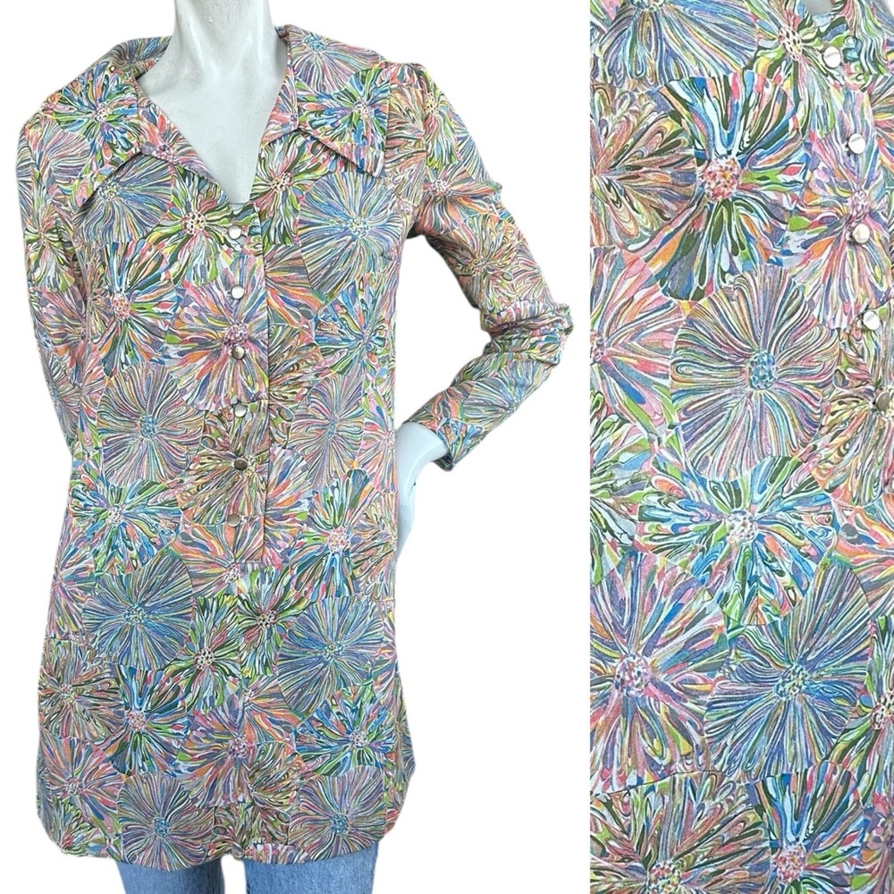 Vintage 1960s 1970s Mod Swirl Multicolor Floral Print Button Down Collared Top